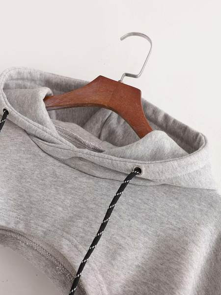 Νέο μοντέλο γυναικείο κοντό φούτερ με κουκούλα σε γκρι και λευκό χρώμα