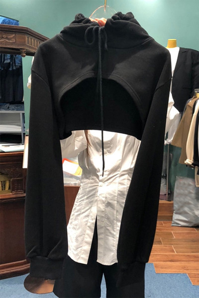 Γυναικείο ανοιξιάτικο φούτερ με κουκούλα - μαύρο και γκρι χρώμα