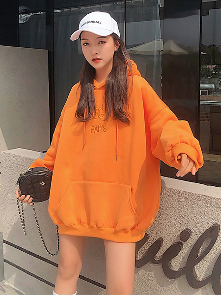 Lai naiste dressipluus kapuutsiga ja tikandiga