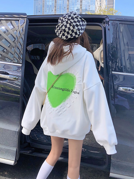 Tasuta mudel kapuutsiga naiste dressipluus - valget värvi