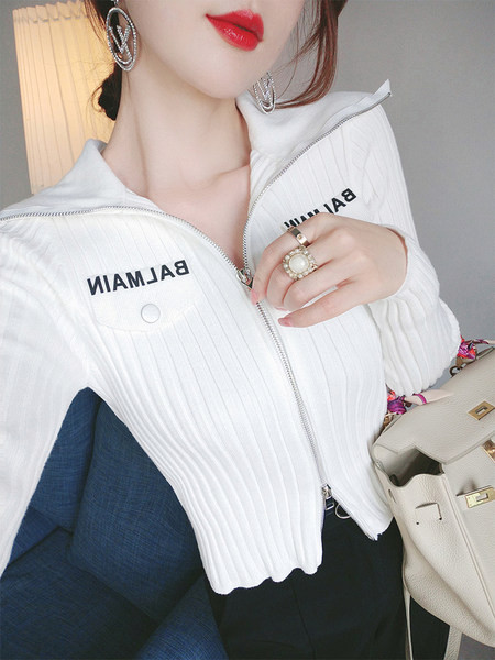 Γυναικείο φούτερ με απλικέ και φερμουάρ