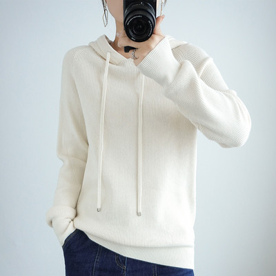 Μονόχρωμο γυναικείο φούτερ με κουκούλα