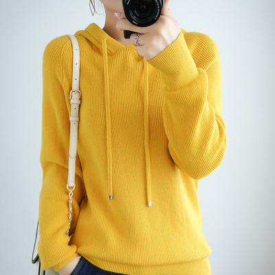 Μονόχρωμο γυναικείο φούτερ με κουκούλα