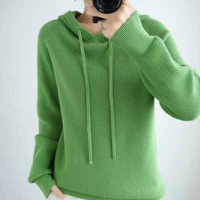 Μονόχρωμο γυναικείο φούτερ με κουκούλα