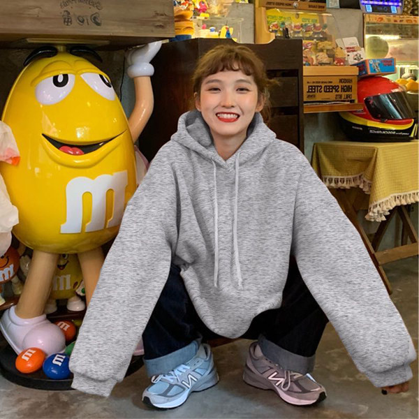 Μονόχρωμο γυναικείο φούτερ με κουκούλα