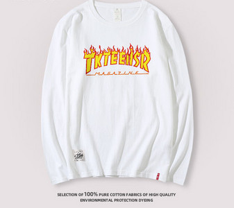 Vabaajaline naiste pluus trükise ja ümara kaelusega