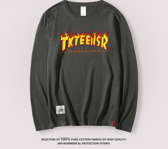 Vabaajaline naiste pluus trükise ja ümara kaelusega