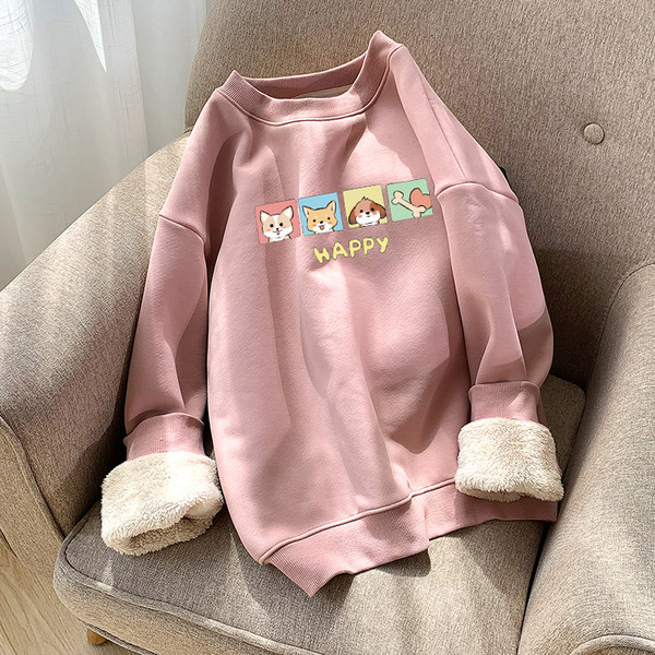 Naiste polsterdatud pluus värvilise aplikatsiooniga