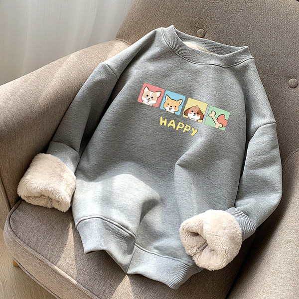 Naiste polsterdatud pluus värvilise aplikatsiooniga