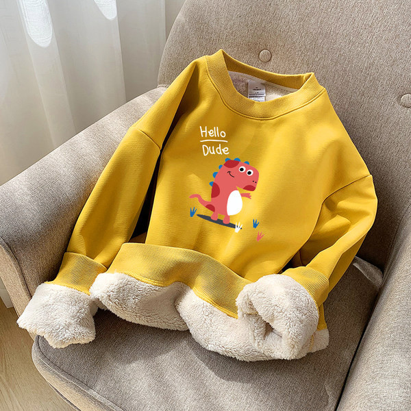 Naiste polsterdatud pluus värvilise aplikatsiooniga