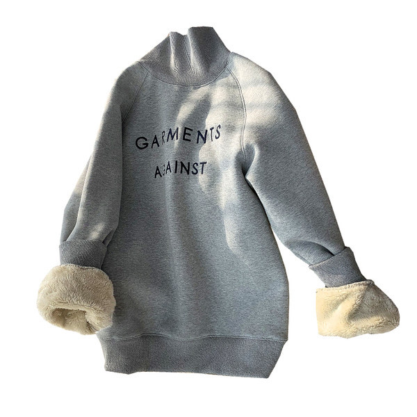 Új modell női blúz magas pólógallérral és felirattal