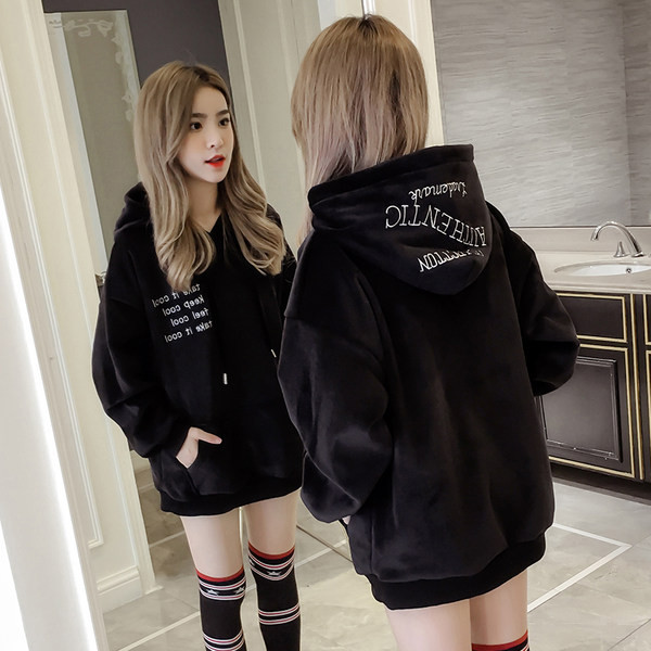 Naiste sametist kapuutsiga dressipluus