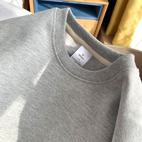 Igapäevane ümara kaelusega naiste dressipluus - puhas mudel