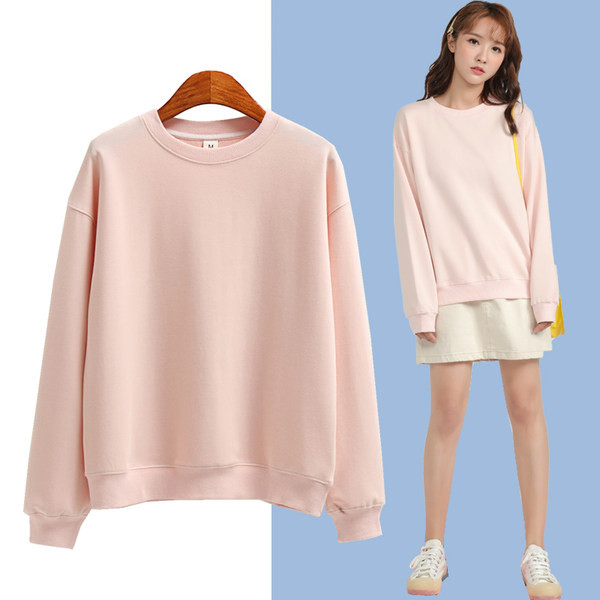 Ümara kaelusega tasuta mudel naiste dressipluus