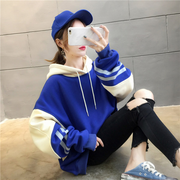 Lai kapuutsiga naiste dressipluus kolmes värvitoonis