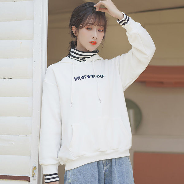 Naiste dressipluus kirja ja kapuutsiga