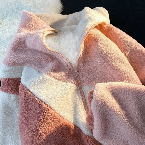 Naiste vabaaja dressipluus kinnitusega ja ilma kapuutsita