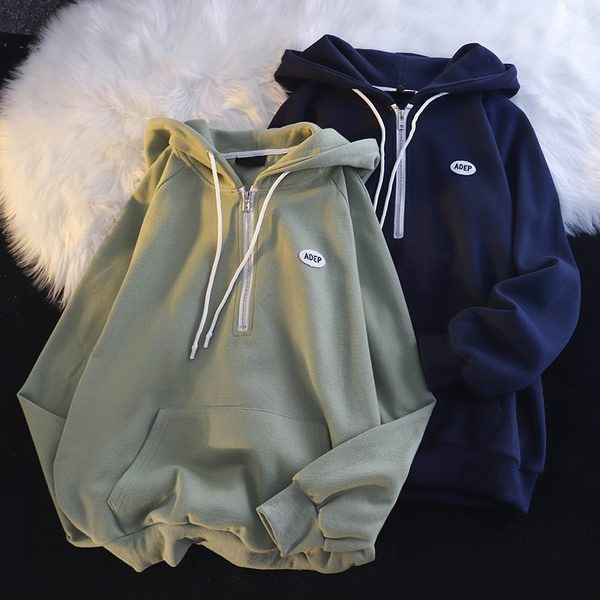 Lai igapäevane kapuutsiga dressipluus