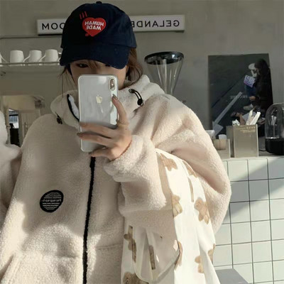 Igapäevane lipsude ja lukuga naiste dressipluus