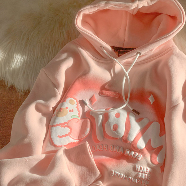 Laia mudeliga naiste dressipluus kapuutsiga ja pealdisega