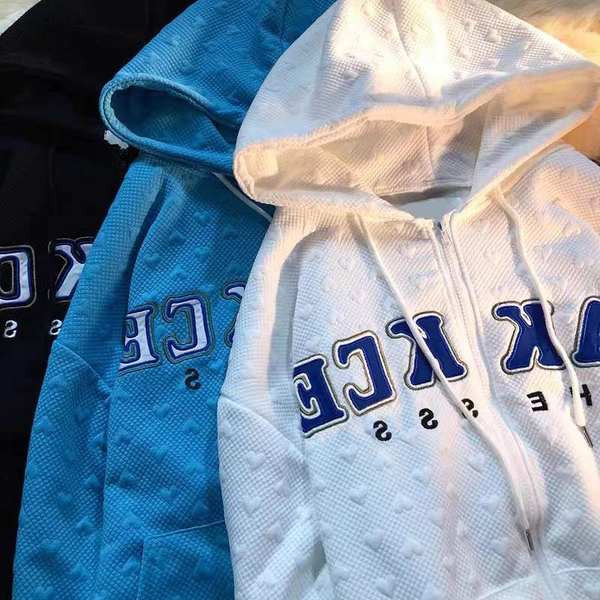 Kevadine naiste dressipluus kirja ja kapuutsiga