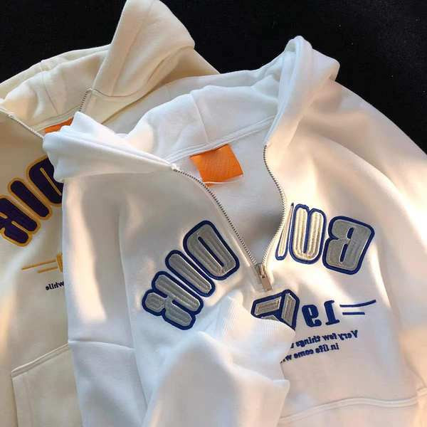 Naiste vabaaja dressipluus kirja ja lukuga