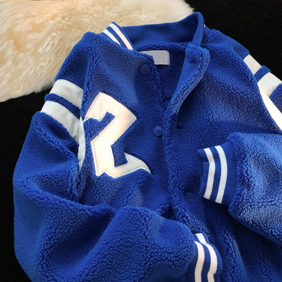 Lezser női plüss pulóver klasszikus gallérral és felirattal