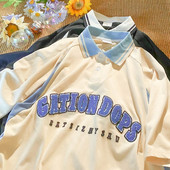 Naiste dressipluus klassikalise kraega ja tikitud tekstiga