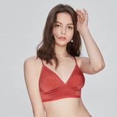 Naiste rinnahoidja õhukeste rihmadega mitu mudelit