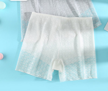 Komplekt kahest pitsikujulisest bokserist