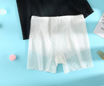 Komplekt kahest pitsikujulisest bokserist