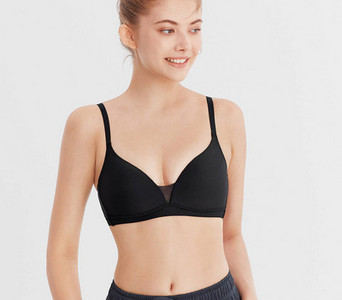 Naiste kaasaegne rinnahoidja lifting cup plain mudeliga