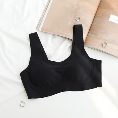 Naiste kaasaegne rinnakorv tõstetava tassiga