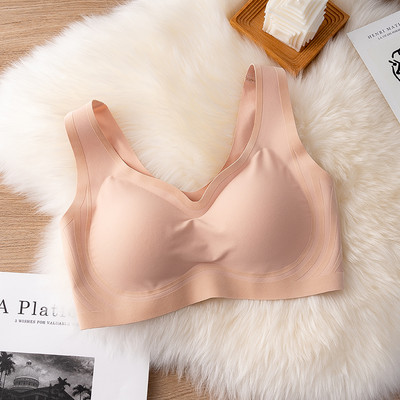 Naiste rinnahoidja tavaline mudel tõstetava kupuga