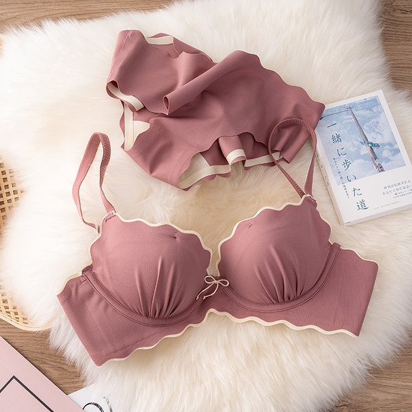 Hingav naiste rinnahoidja paelaga