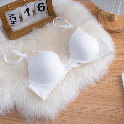 Praegune naiste rinnahoidja tavaline mudel