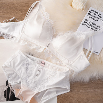 Νέο μοντέλο γυναικείο σατέν σετ με δαντέλα