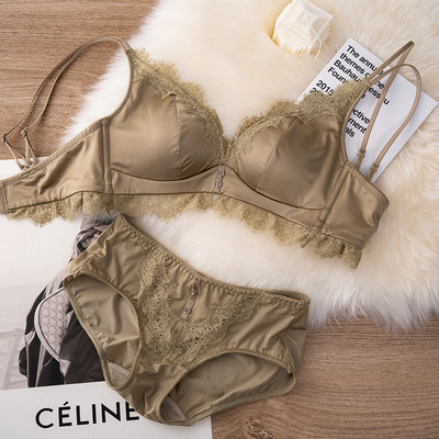 Νέο μοντέλο γυναικείο σατέν σετ με δαντέλα