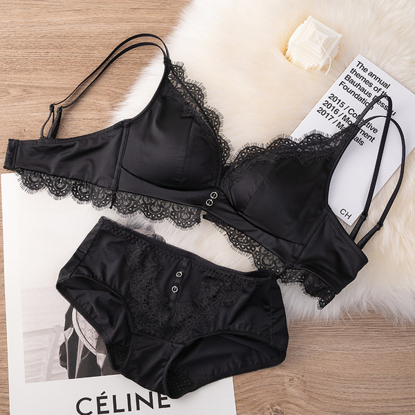 Νέο μοντέλο γυναικείο σατέν σετ με δαντέλα