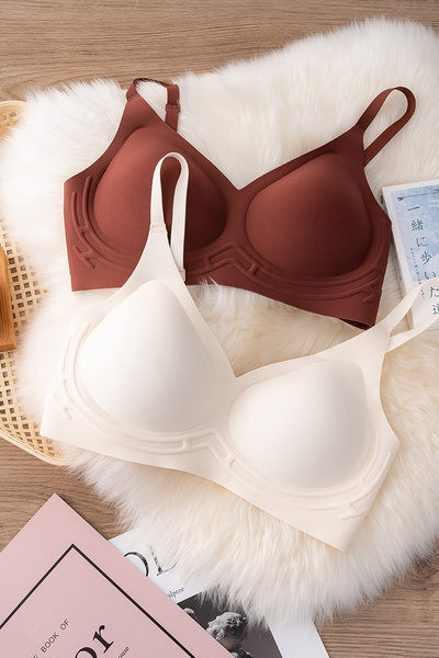 Õmblusteta naiste rinnahoidja kolmnurkse kupuga