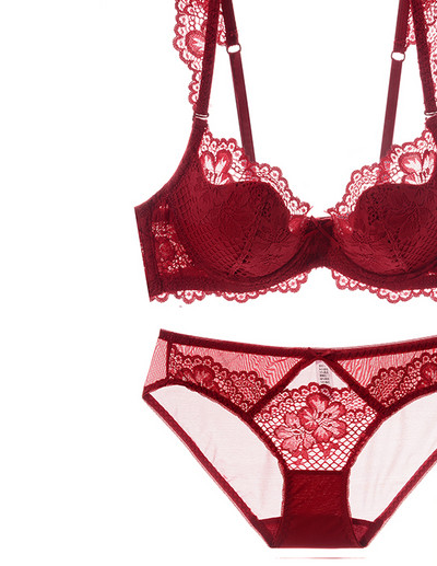 Naiste stiilne pitsiga kaheosaline intiimne komplekt