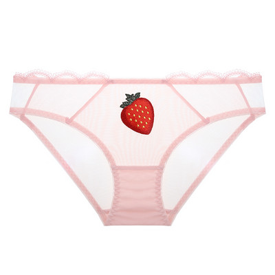 Erinevates mudelites stiilsed pitsi ja võrguga naiste bikiinid