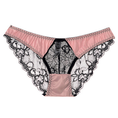 Erinevates mudelites stiilsed pitsi ja võrguga naiste bikiinid