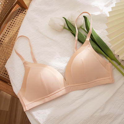 Γυναικείο μπουστάκι με τριγωνικές κούπες