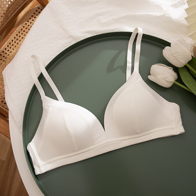 Γυναικείο μπουστάκι με τριγωνικές κούπες