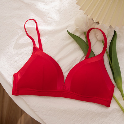 Γυναικείο μπουστάκι με τριγωνικές κούπες