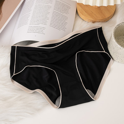 Tavalised naiste bikiinid