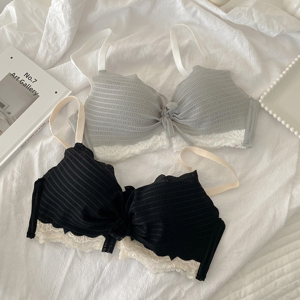 Ριγέ γυναικείο σετ με δαντέλα