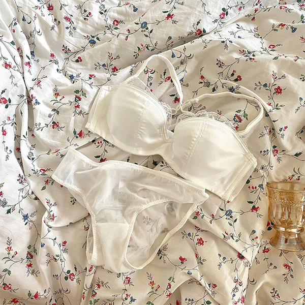 Moodne kaheosaline intiimkomplekt naistele