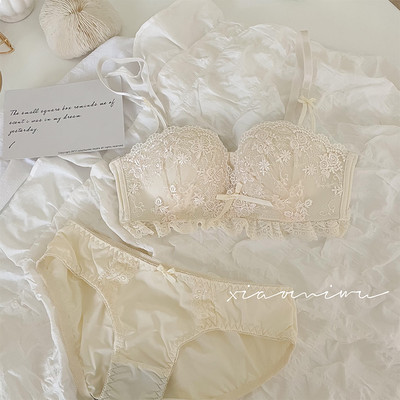 Intim női csipke szett melltartóból és bikiniből